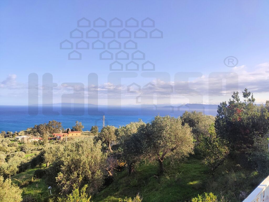 Villa con giardino in contrada capillieri - mezzana, Messina