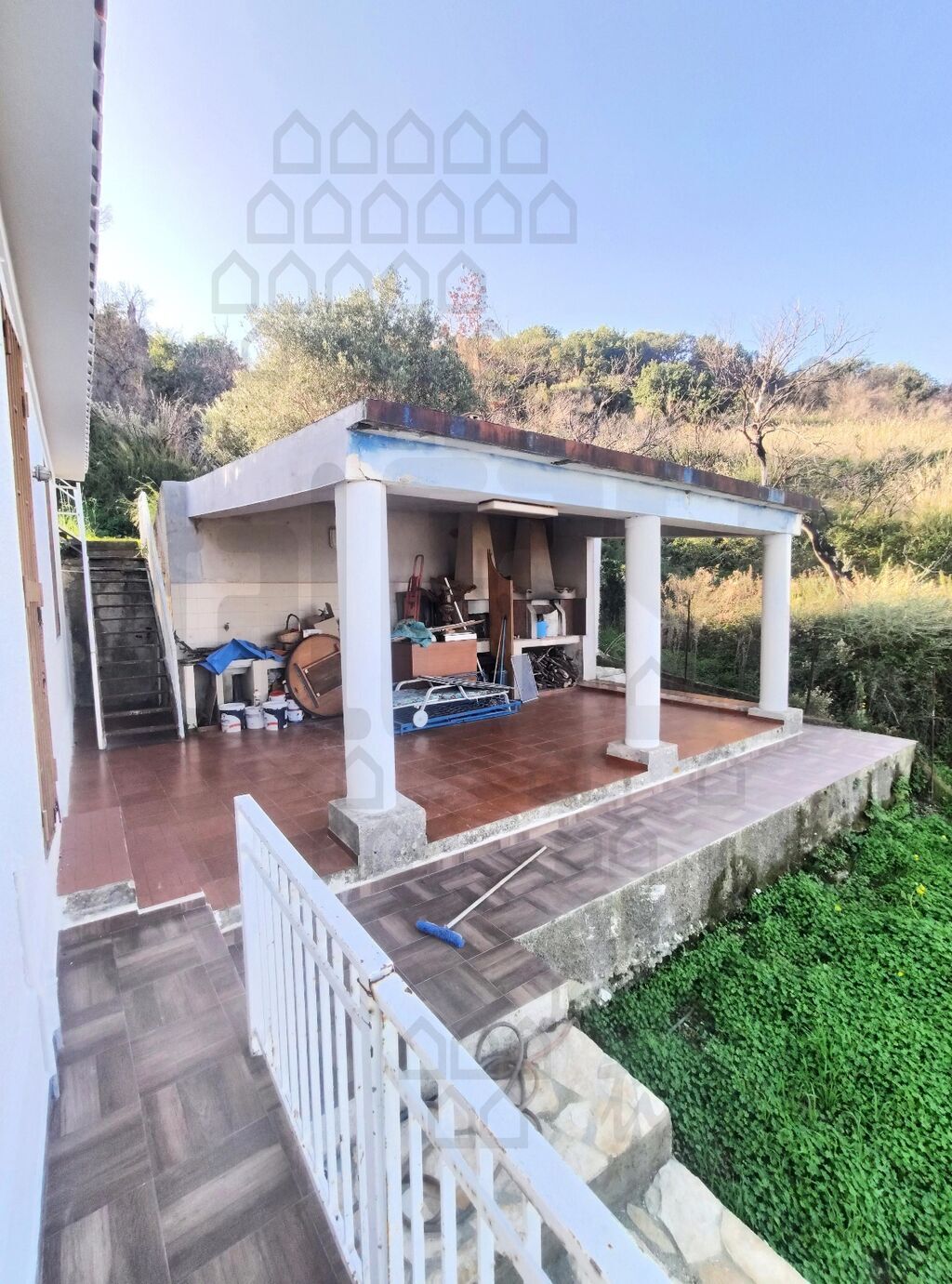 Villa con giardino in contrada capillieri - mezzana, Messina