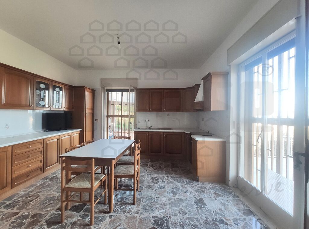 Villa con giardino in contrada capillieri - mezzana, Messina