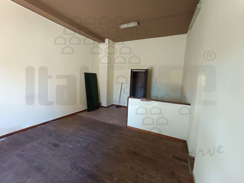 Negozio in vendita in viale della libert�, Messina
