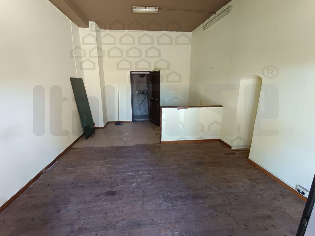 Negozio in vendita in viale della libert�, Messina