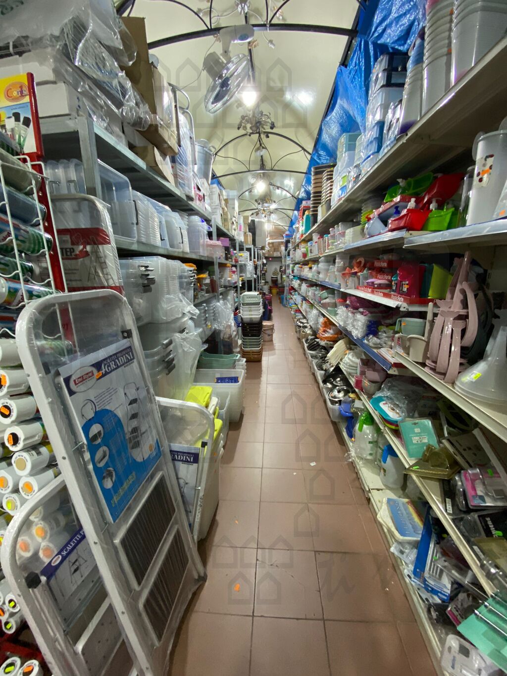 Attivit� commerciale con giardino in strada statale 113, Spadafora