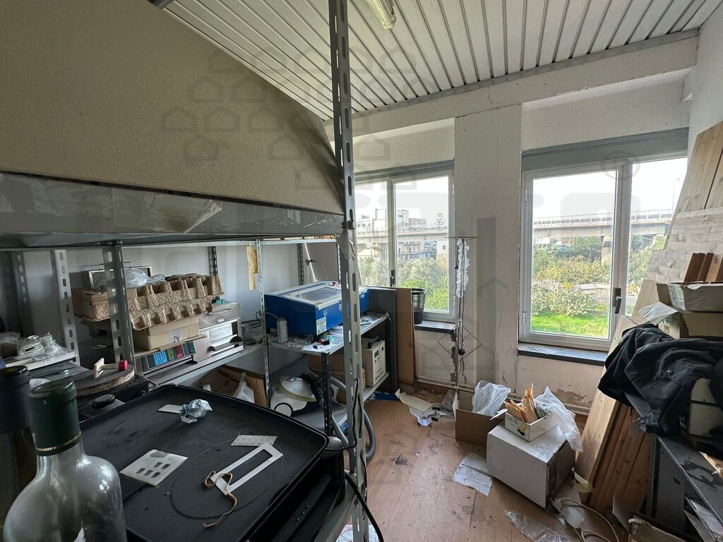 Attivit� commerciale con giardino a Villafranca Tirrena