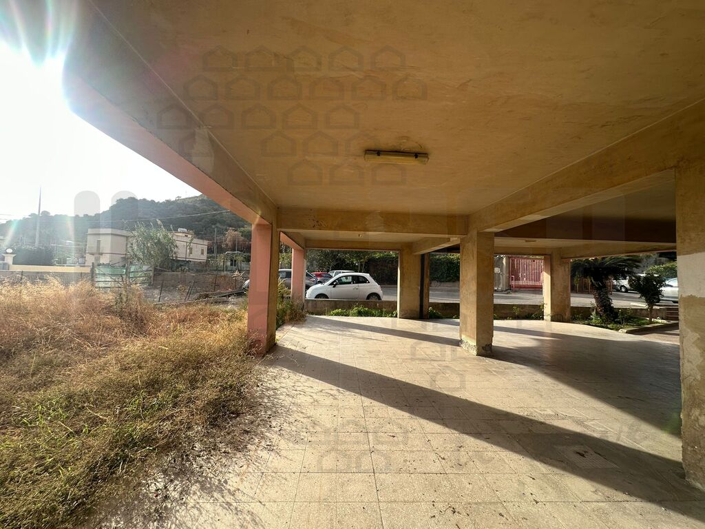 Posto auto coperto in vendita in ss 114 mili marina, Messina