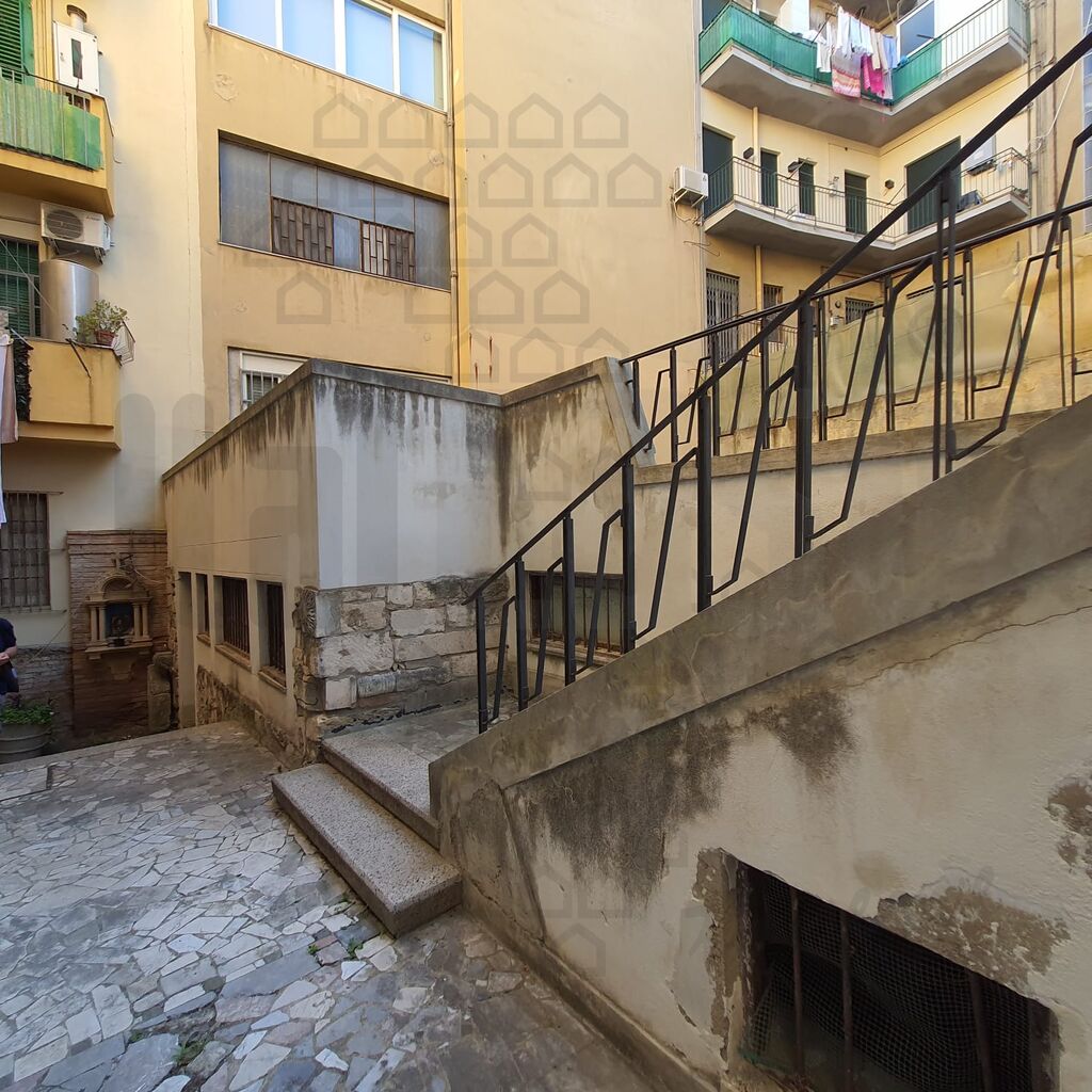 Bilocale con terrazzo in via cesare battisti, Messina