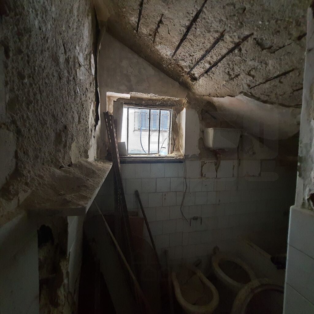 Bilocale con terrazzo in via cesare battisti, Messina