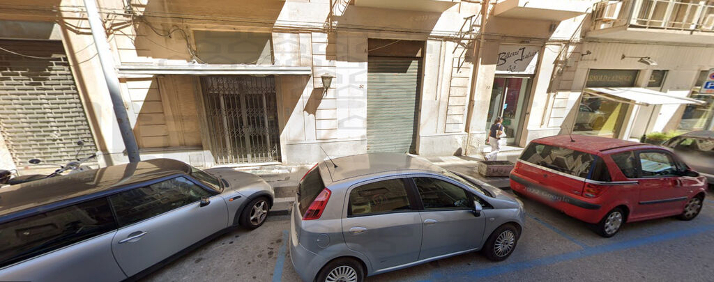Attività commerciale in vendita in via maddalena, Messina