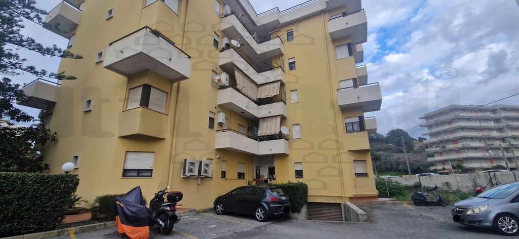 Quadrilocale in vendita in via fosse ardeatine, Barcellona Pozzo di Gotto