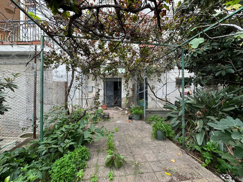 Appartamento con giardino in via ugo sant'onofrio, Barcellona Pozzo di Gotto