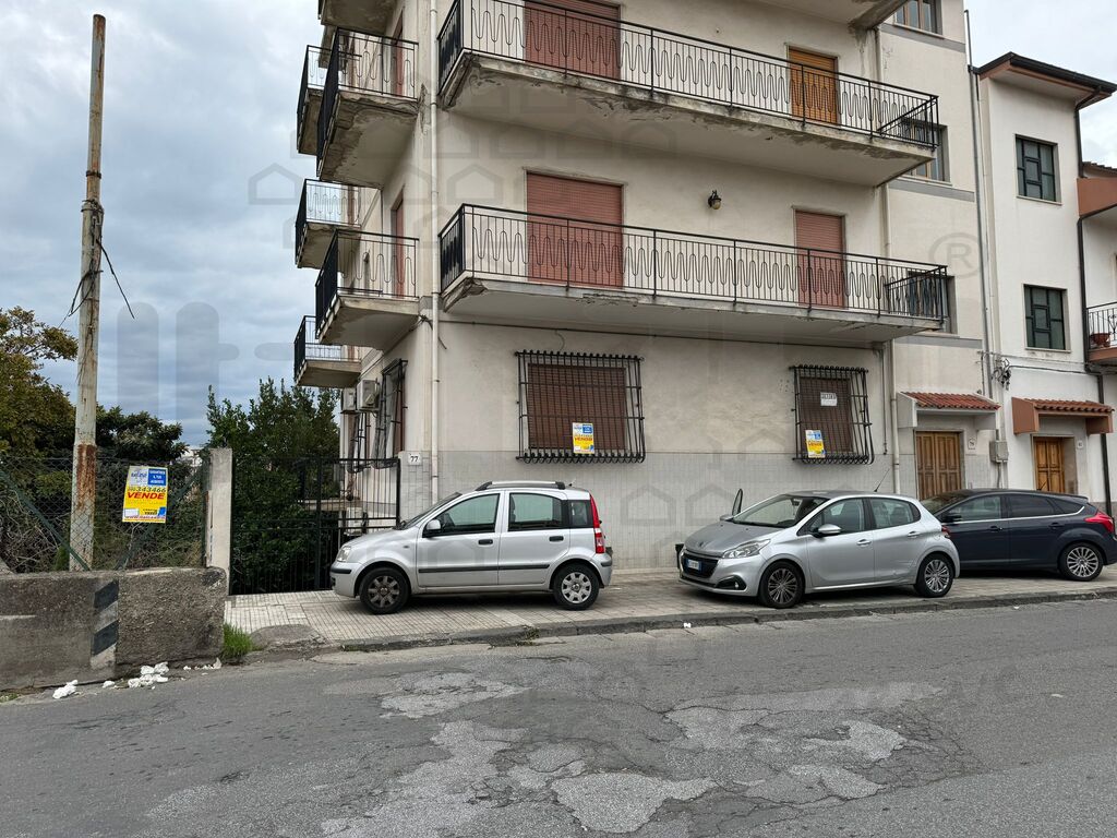 Appartamento con giardino in via ugo sant'onofrio, Barcellona Pozzo di Gotto