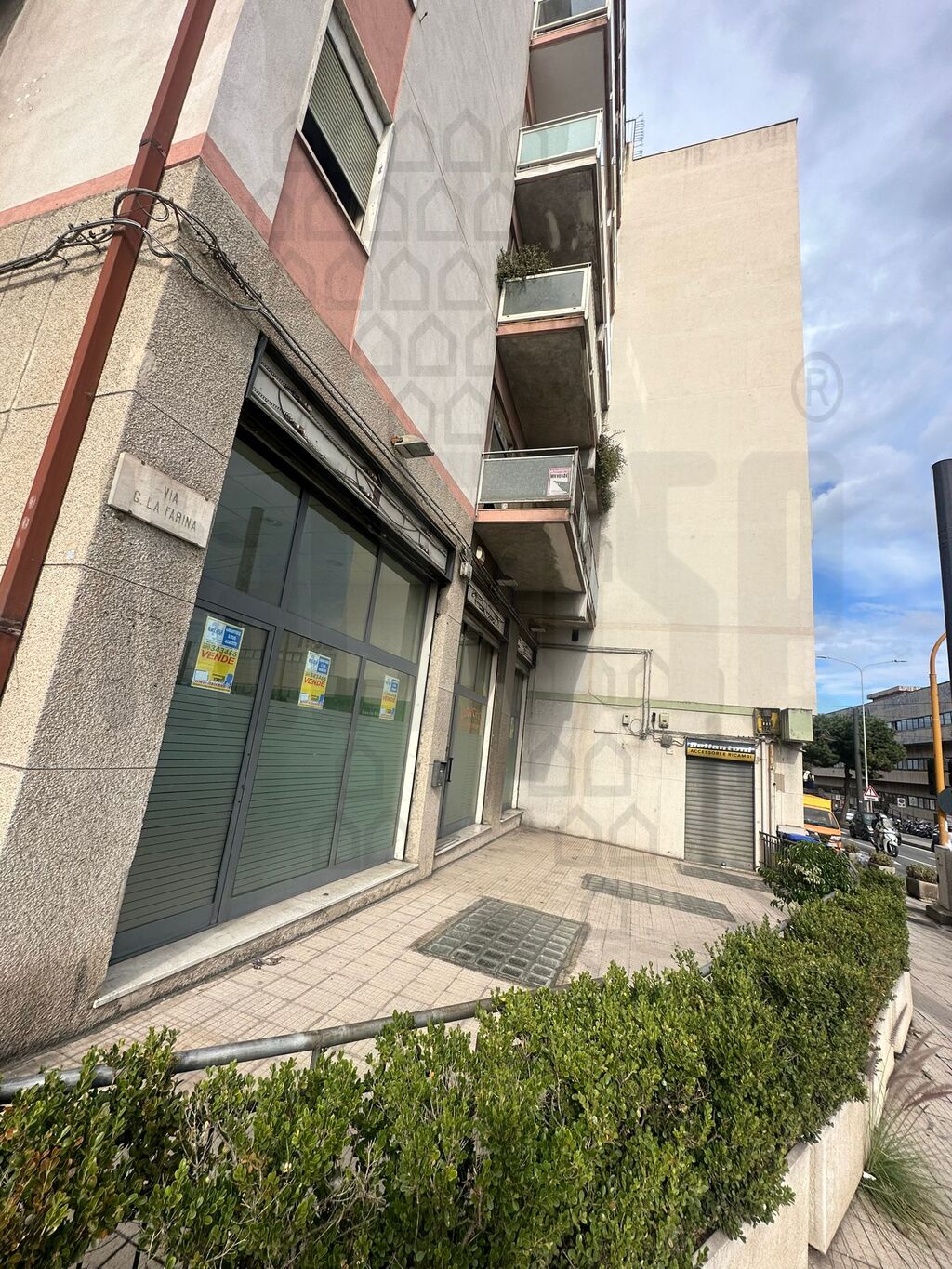 Negozio in vendita in via la farina giuseppe, Messina