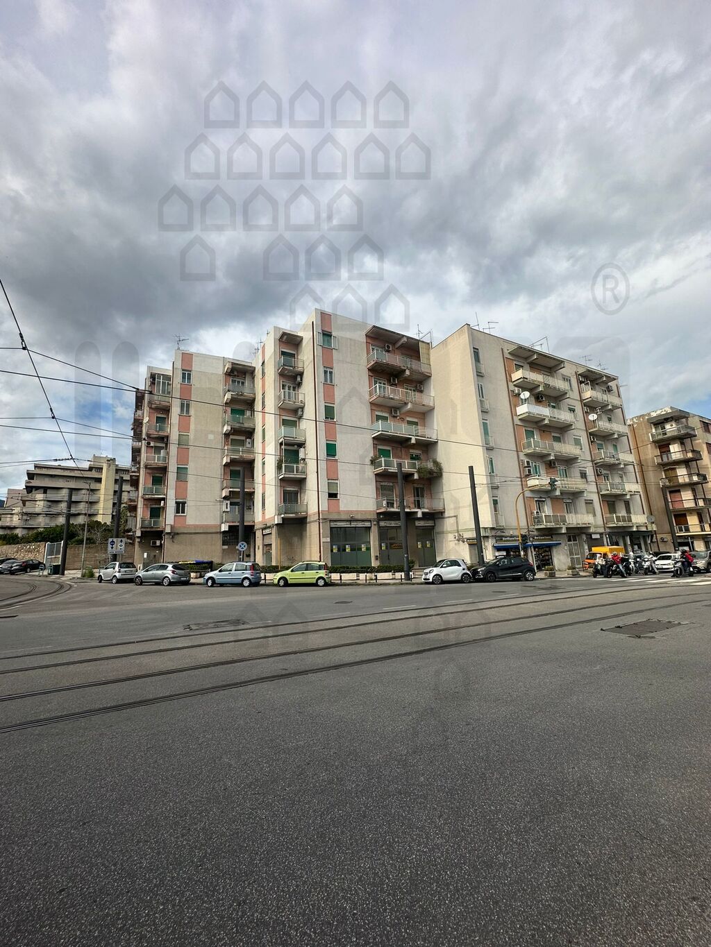 Negozio in vendita in via la farina giuseppe, Messina