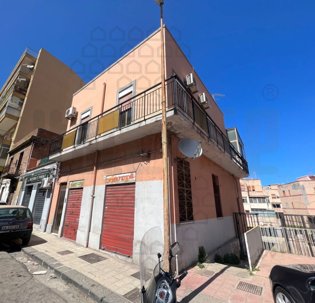 Negozio in vendita in via palermo, Messina