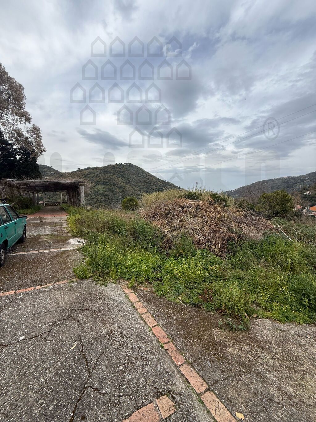 Villa con giardino in gioiosa marea, Messina