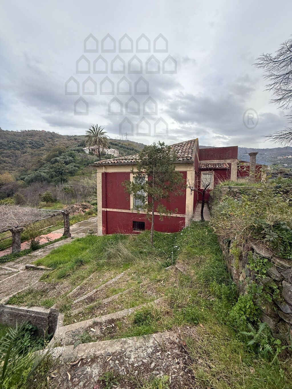 Villa con giardino in gioiosa marea, Messina