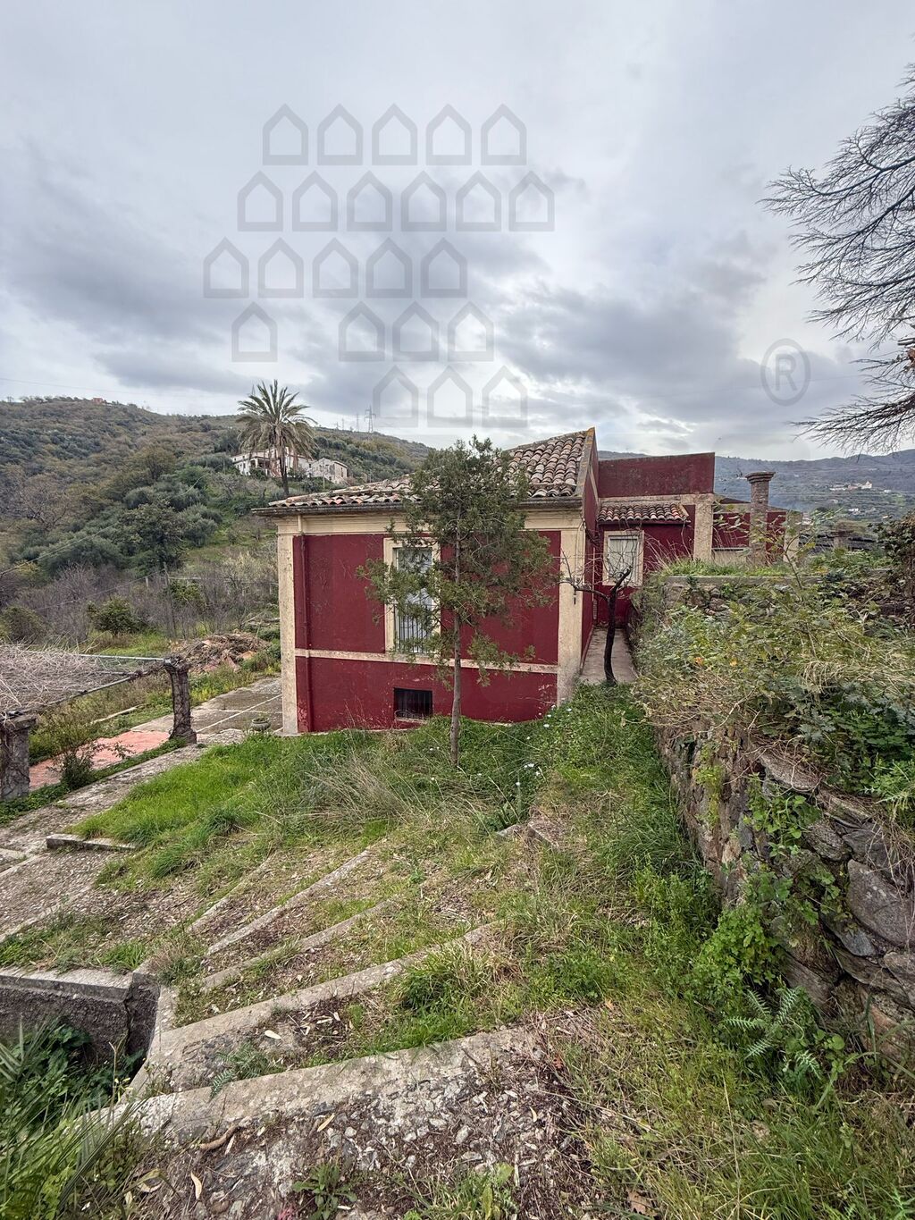Villa con giardino in gioiosa marea, Messina