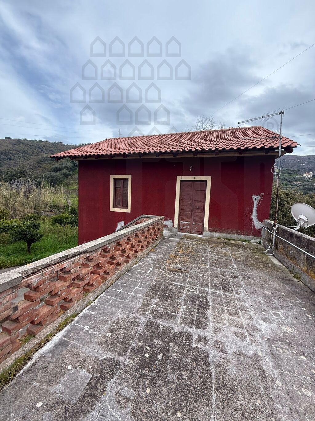 Villa con giardino in gioiosa marea, Messina
