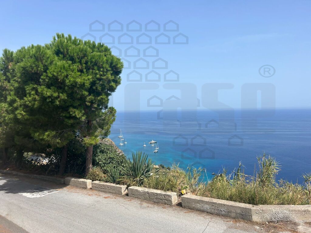 Villa con giardino in contrada troffa lipari, Lipari