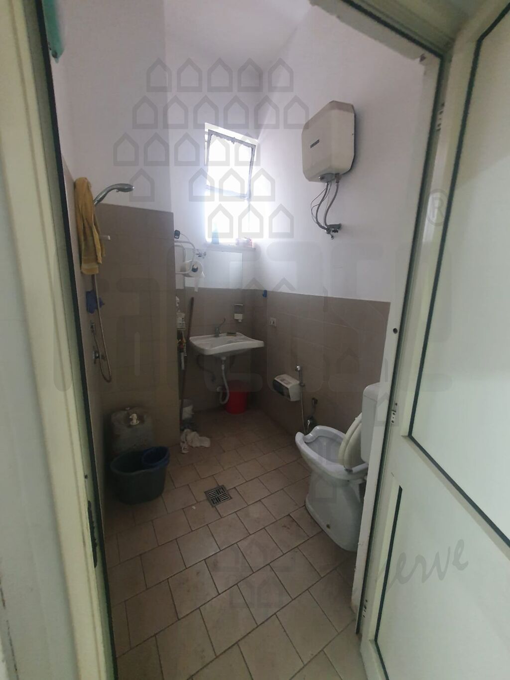 Negozio con giardino in via nazionale 13, Messina