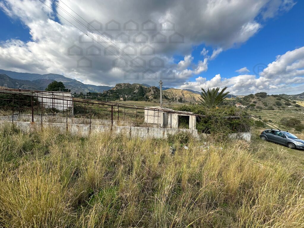 Rustico con giardino in galati, Messina