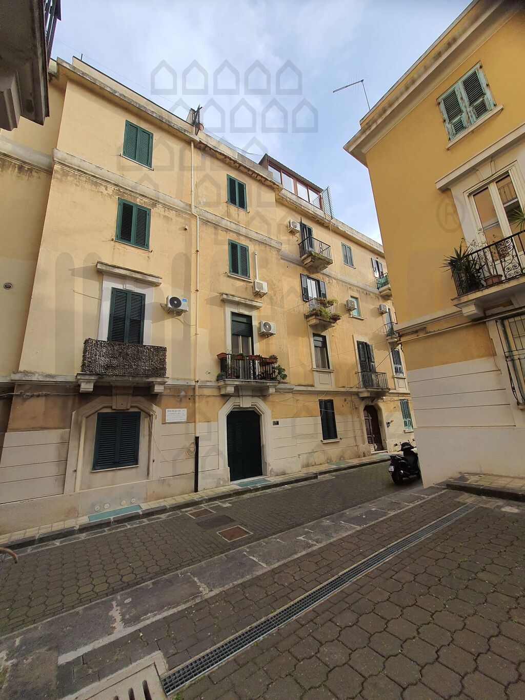 Bilocale in vendita in viale regina elena, Messina