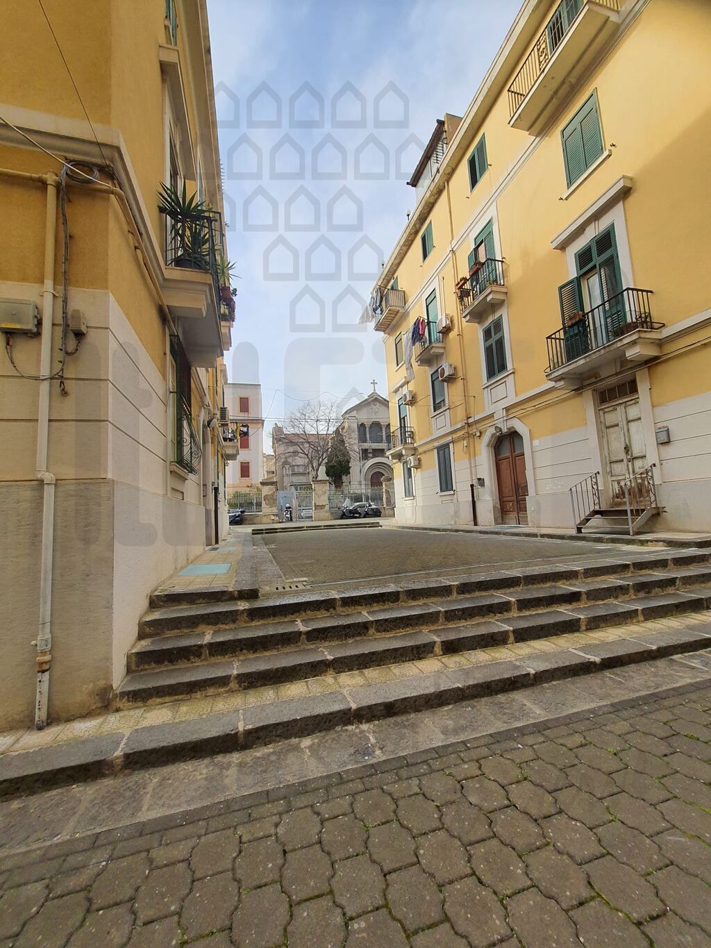 Bilocale in vendita in viale regina elena, Messina