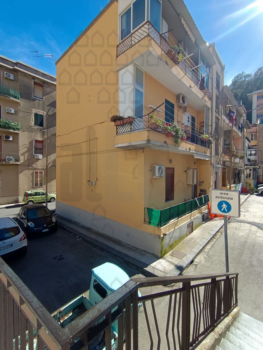 Trilocale in vendita in via pietro castelli, Messina