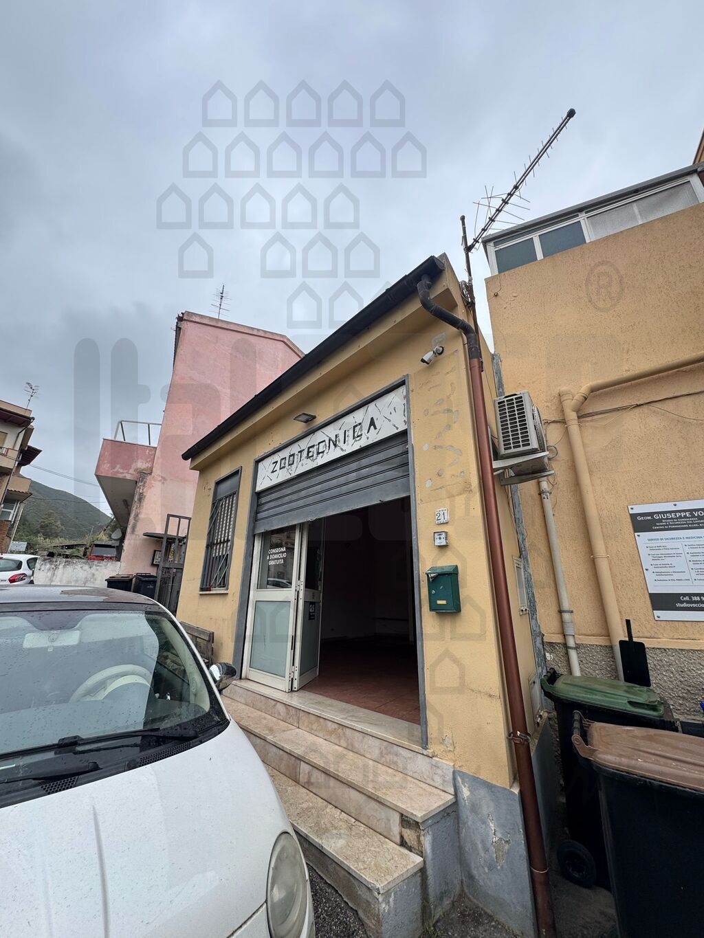 Negozio in vendita in via curcuraci, Messina