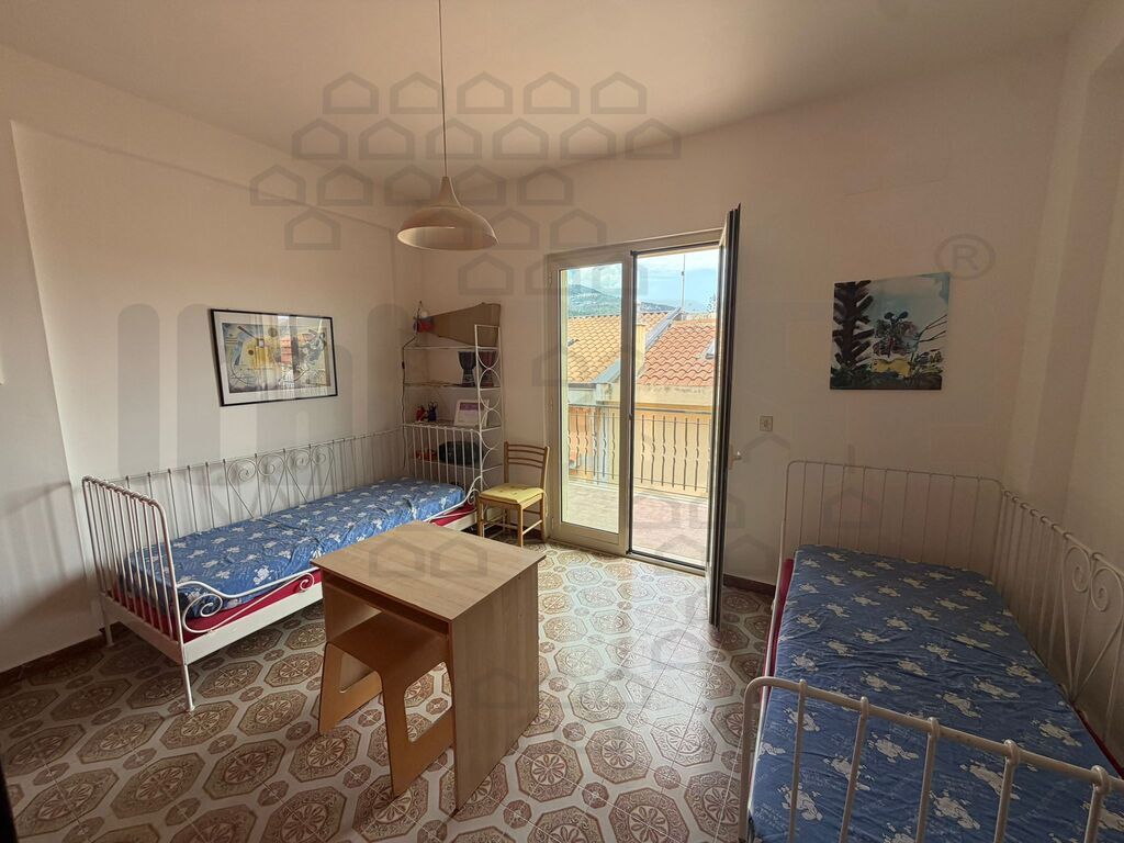 Quadrilocale con terrazzo in lungomare, Nizza di Sicilia