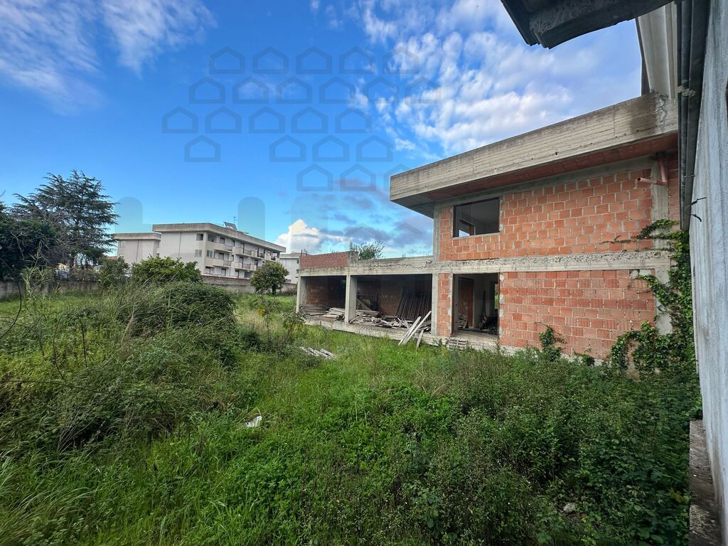 Villa con giardino in via avvocato pino, Barcellona Pozzo di Gotto