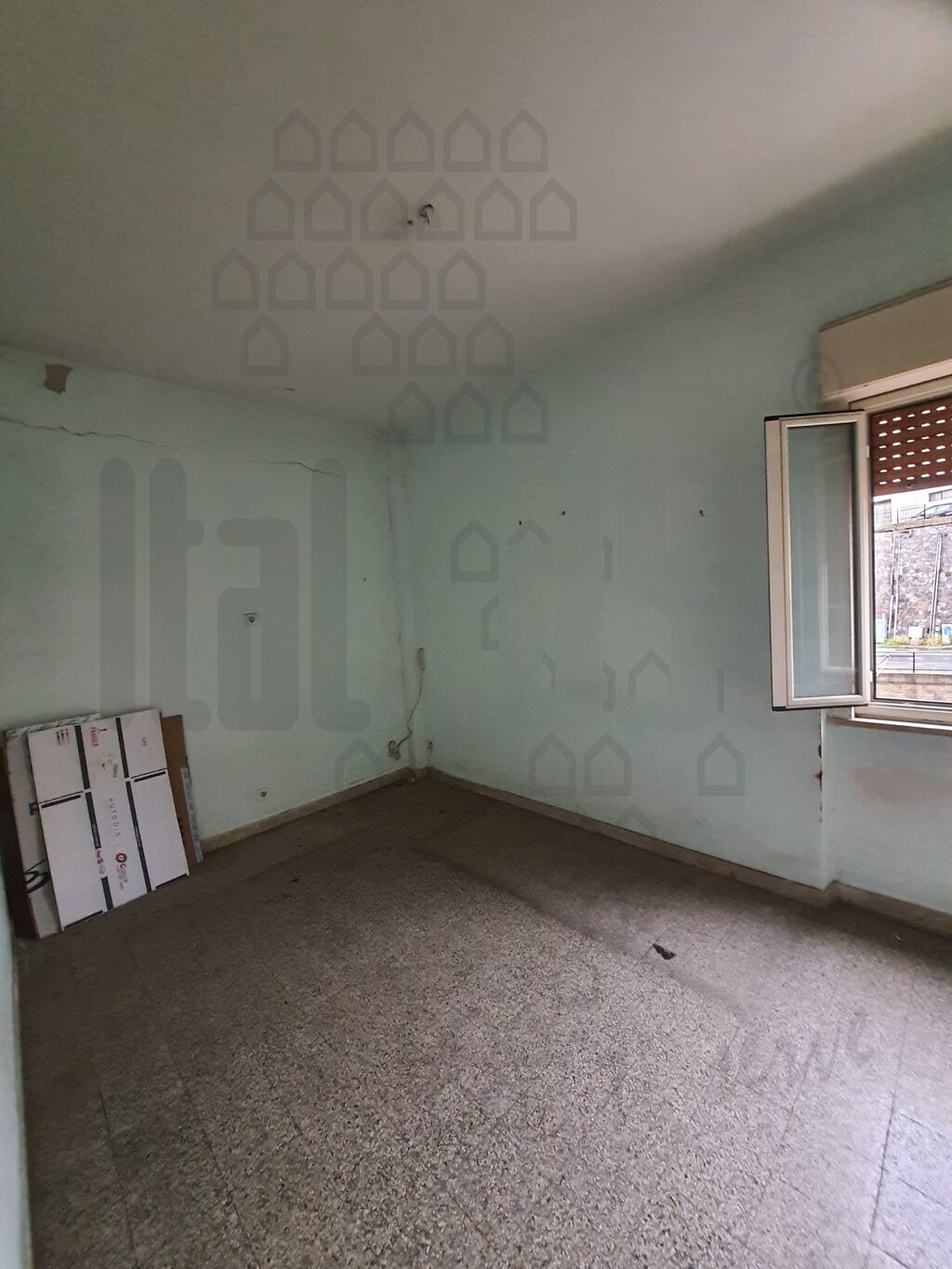 Trilocale da ristrutturare in via empedocle fondo fucile, Messina