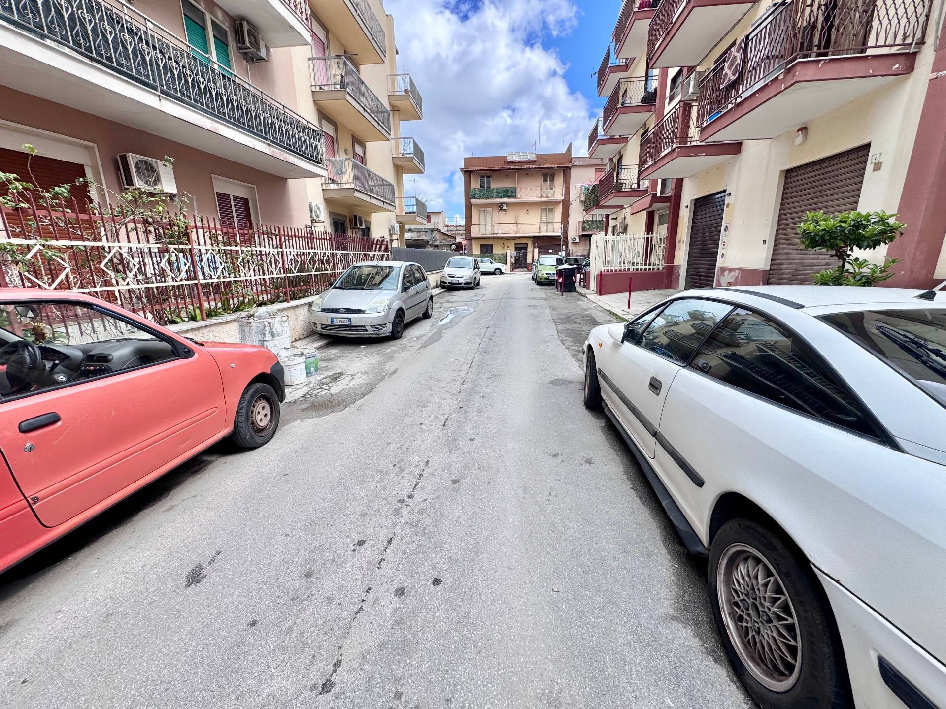 Box in vendita a Palermo, Cruillas