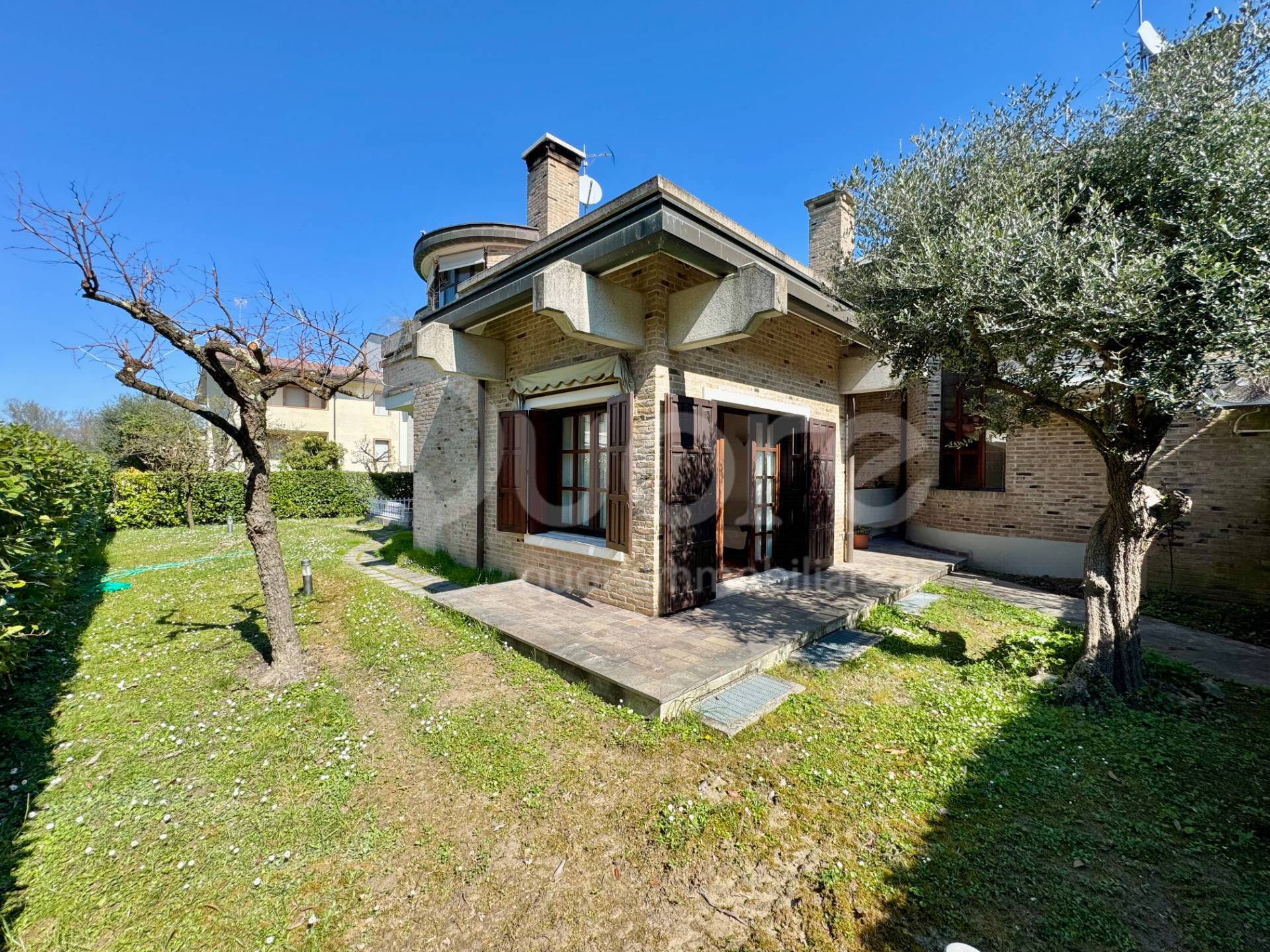 Bifamiliare porzione in affitto a Lignano Sabbiadoro