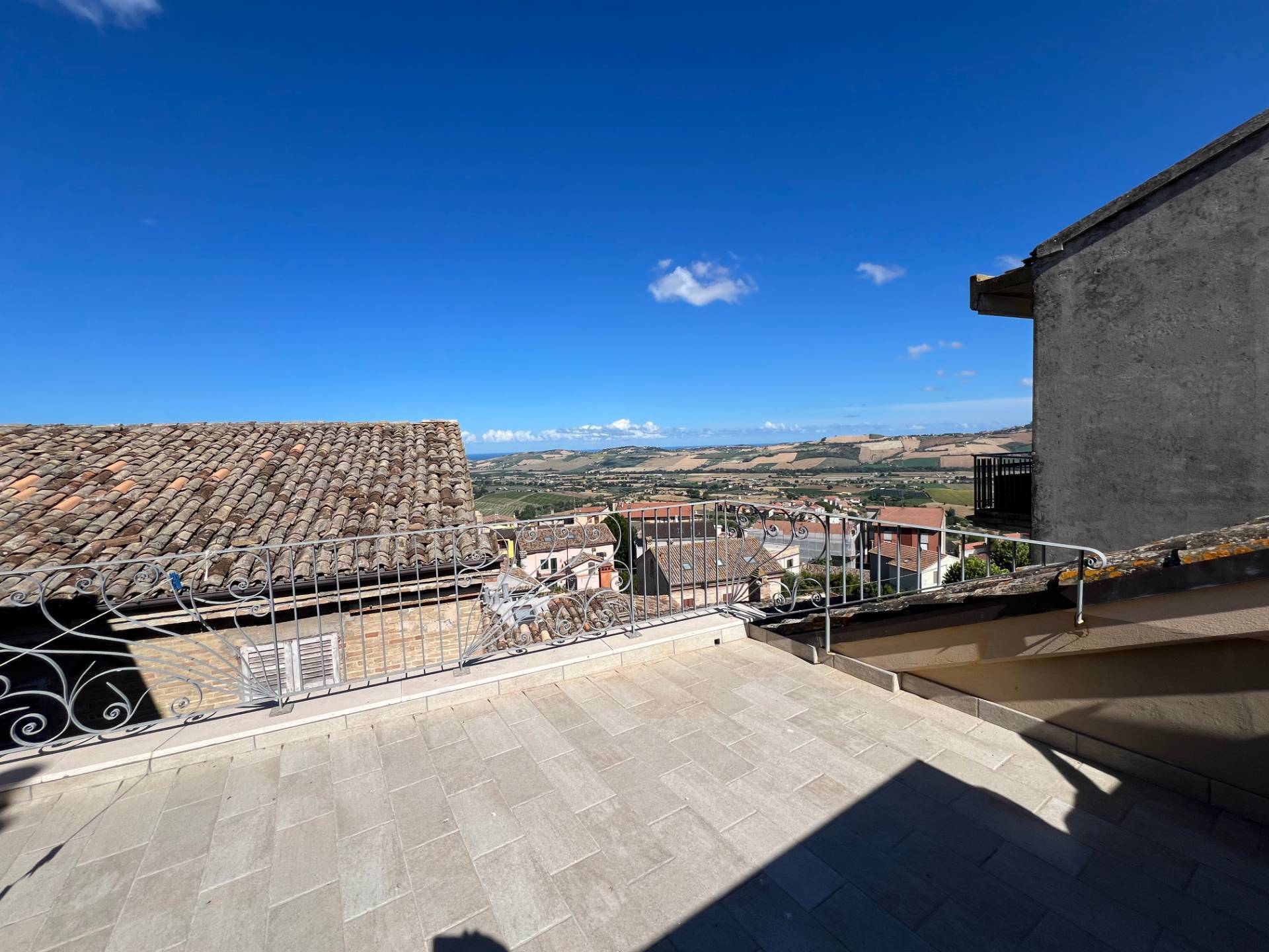 Appartamento vista mare a Monte Urano