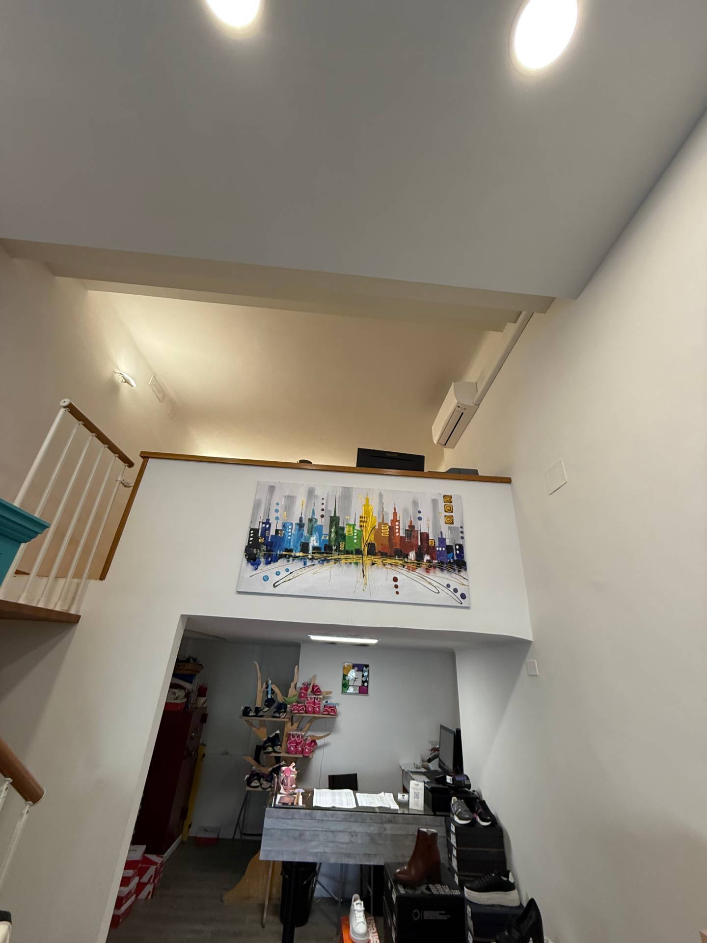 Locale Commerciale in vendita a Fermo, San Giuliano