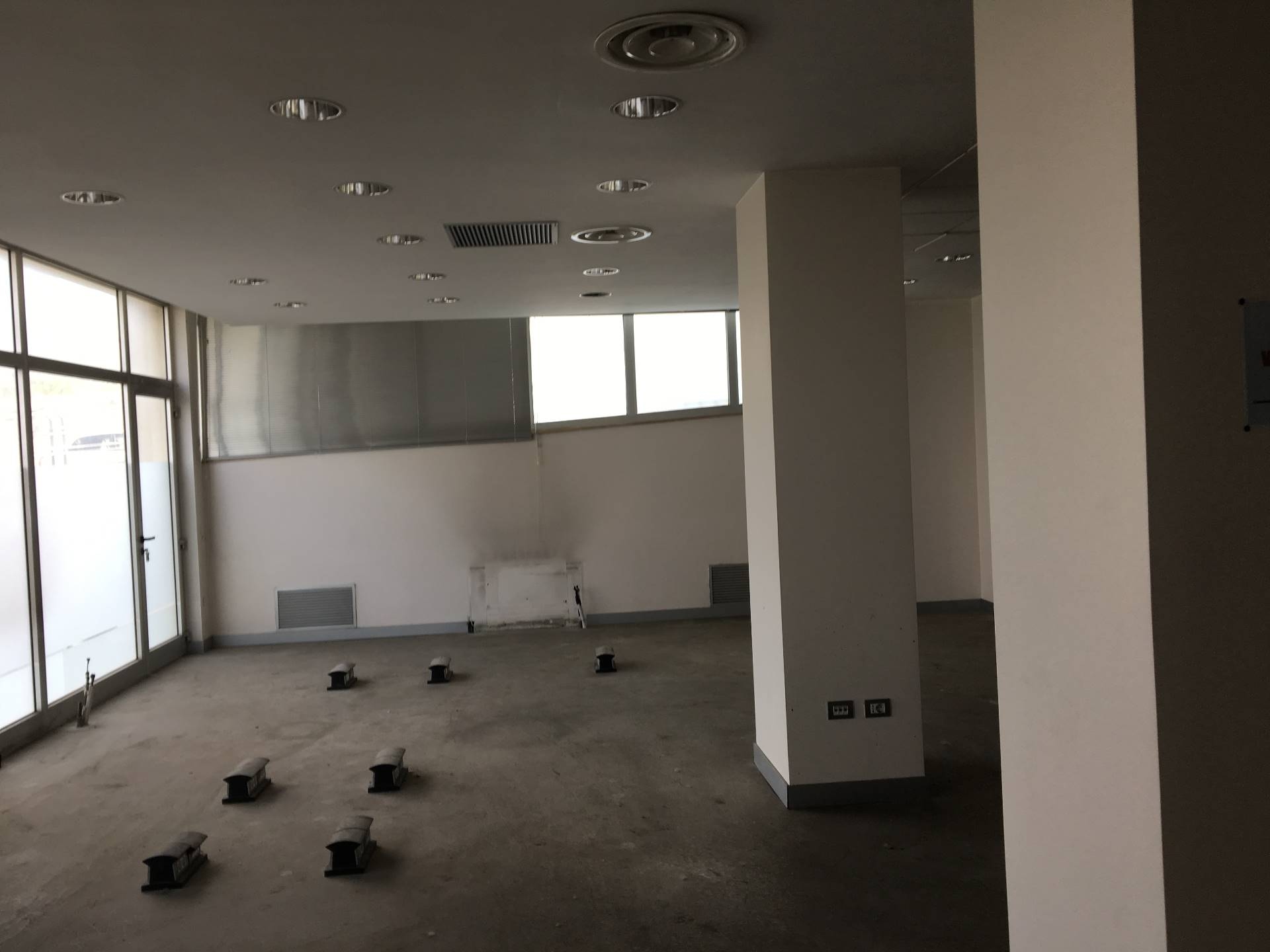 Locale commerciale in vendita a Fermo