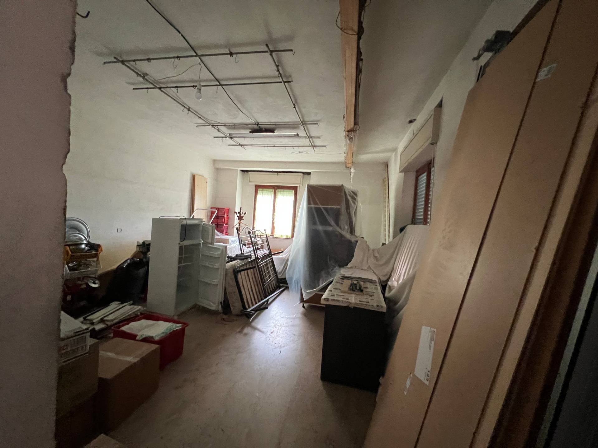 Locale commerciale in vendita a Fermo, Tira a Segno