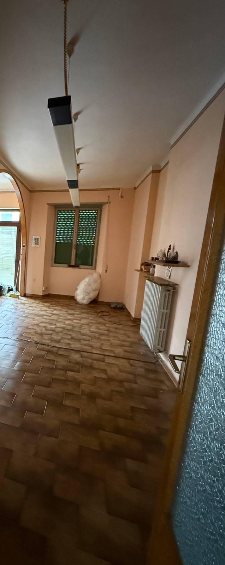 Locale Commerciale in vendita a Fermo, San Giuliano