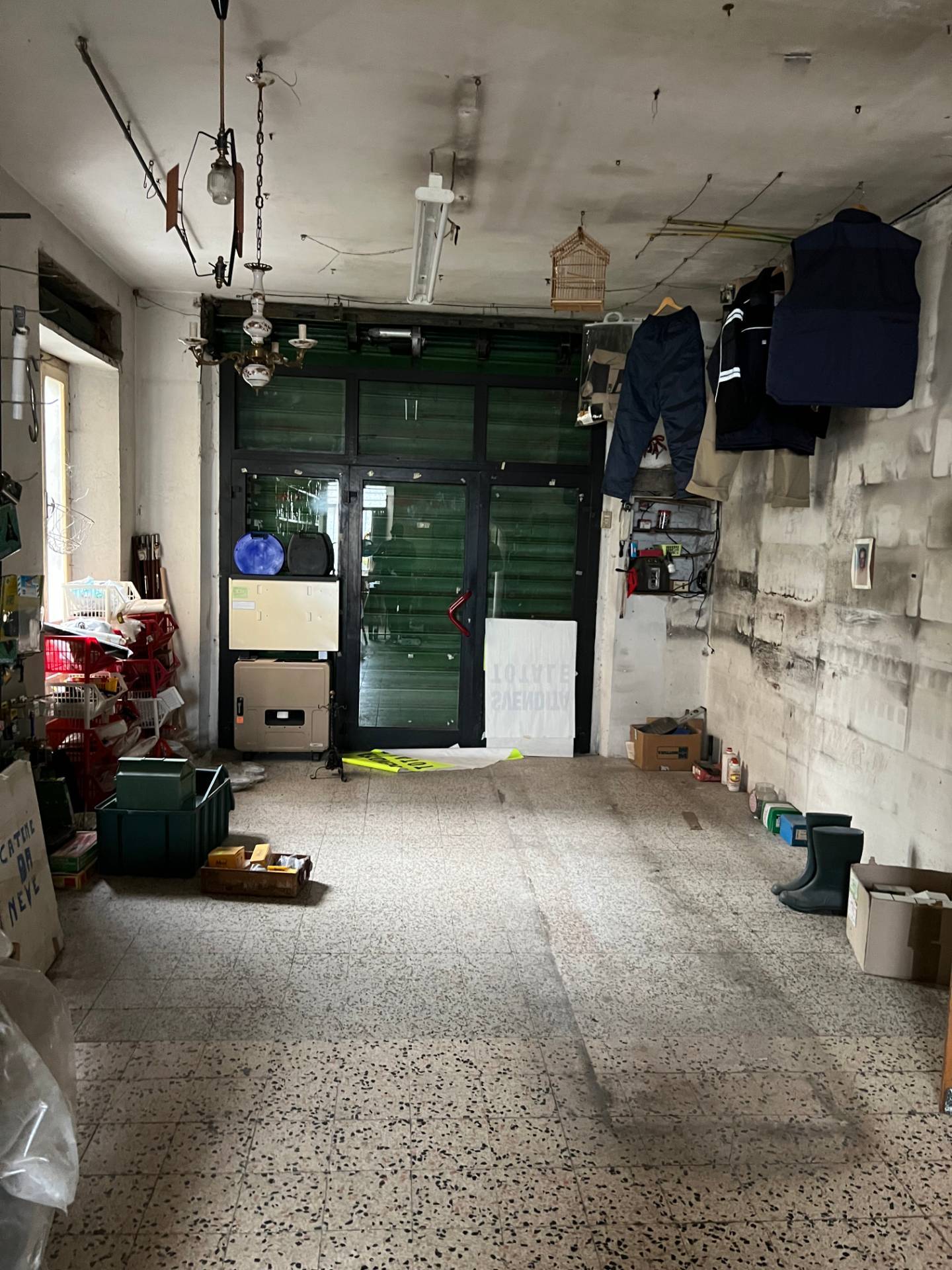 Locale commerciale in vendita a Fermo, Tira a Segno