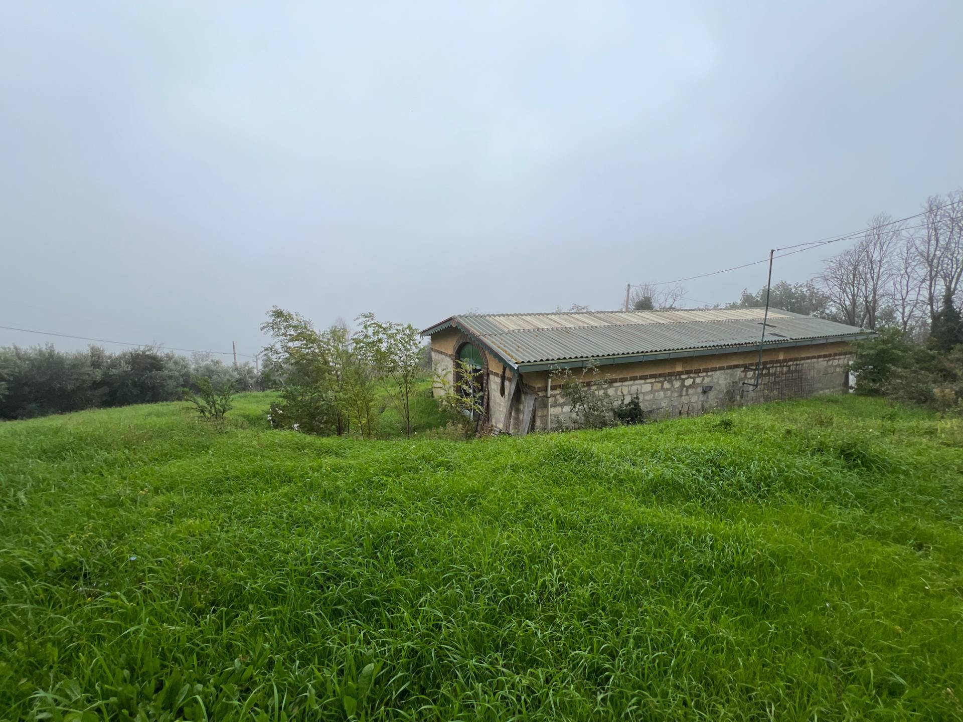 Casa colonica in vendita a Monterubbiano