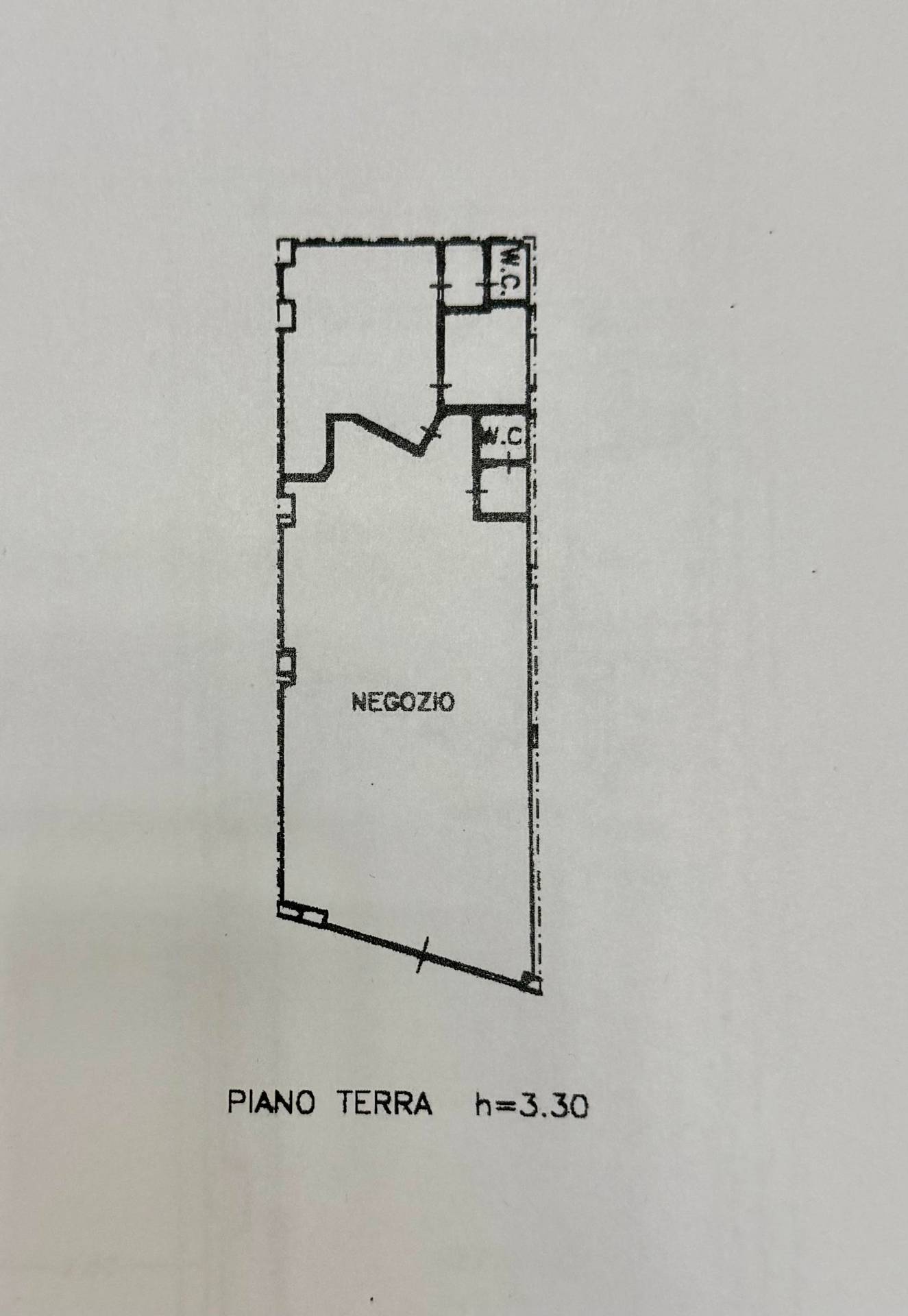 Locale Commerciale in vendita a Fermo, San Giuliano