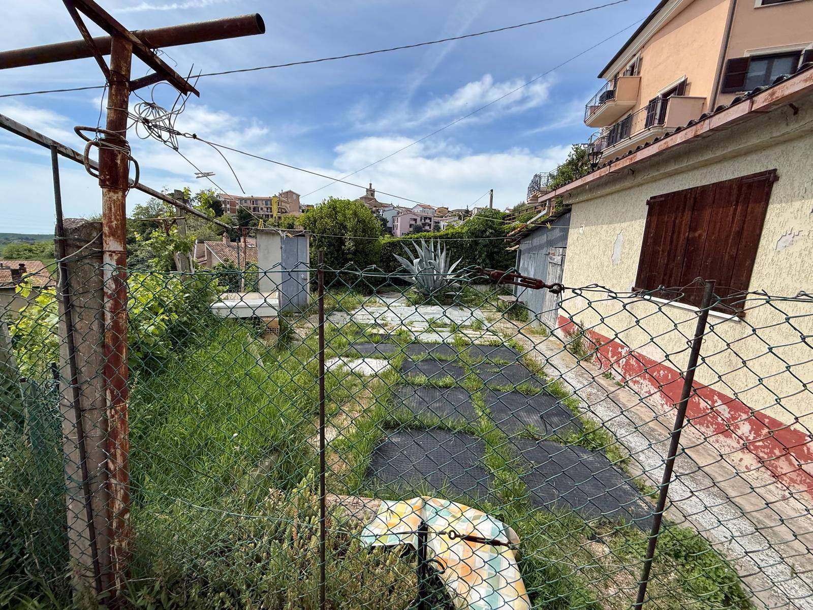 Casa singola e terreno agricolo in vendita a Fermo, Capodarco di FM