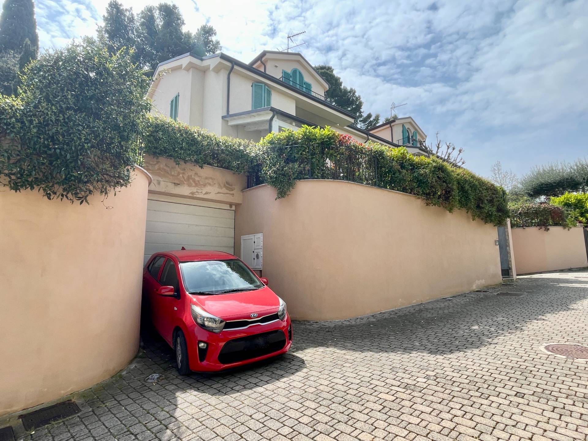 Villa con giardino in vendita a Porto San Giorgio, Centro nord
