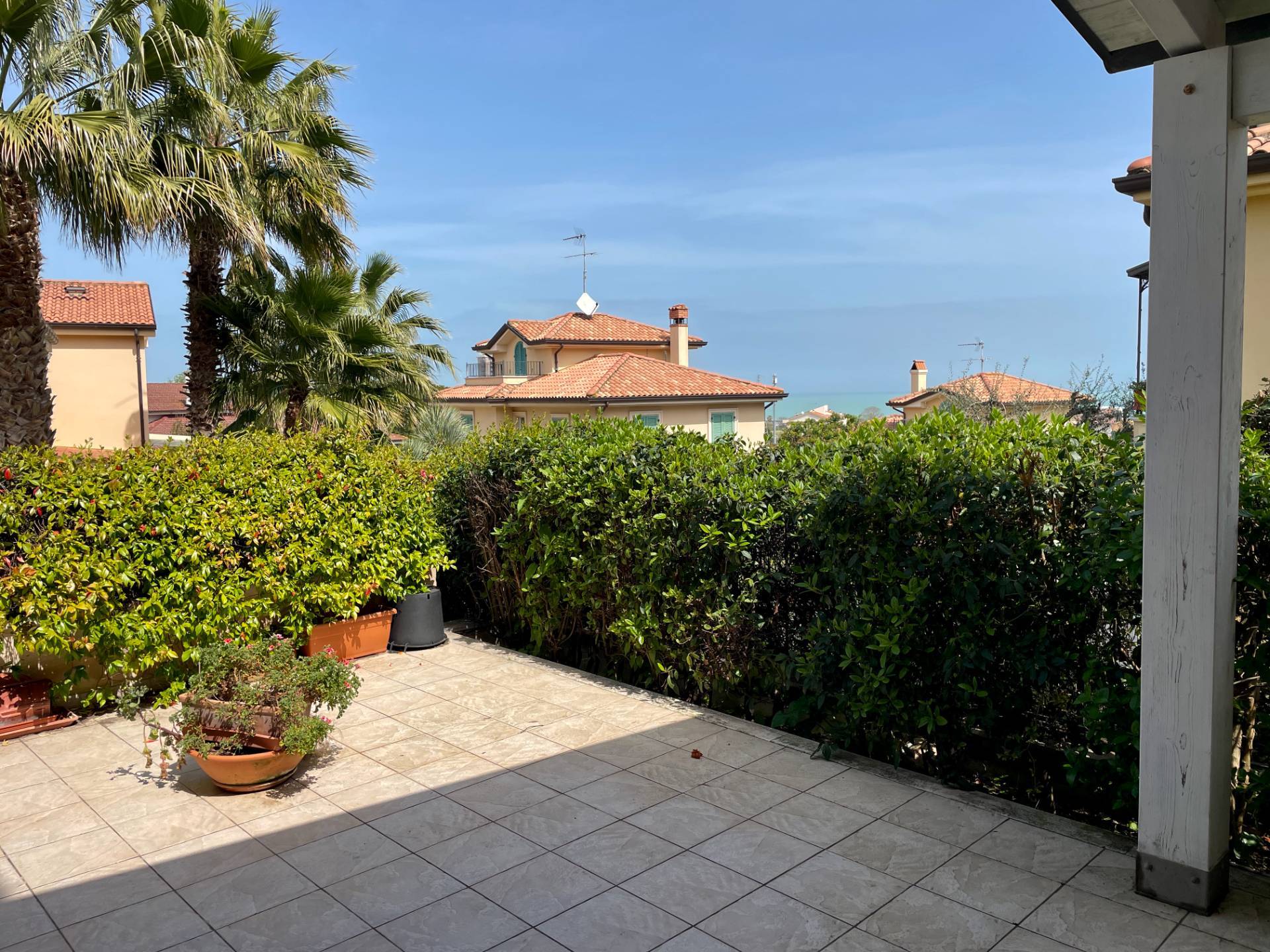 Villa con giardino in vendita a Porto San Giorgio, Centro nord