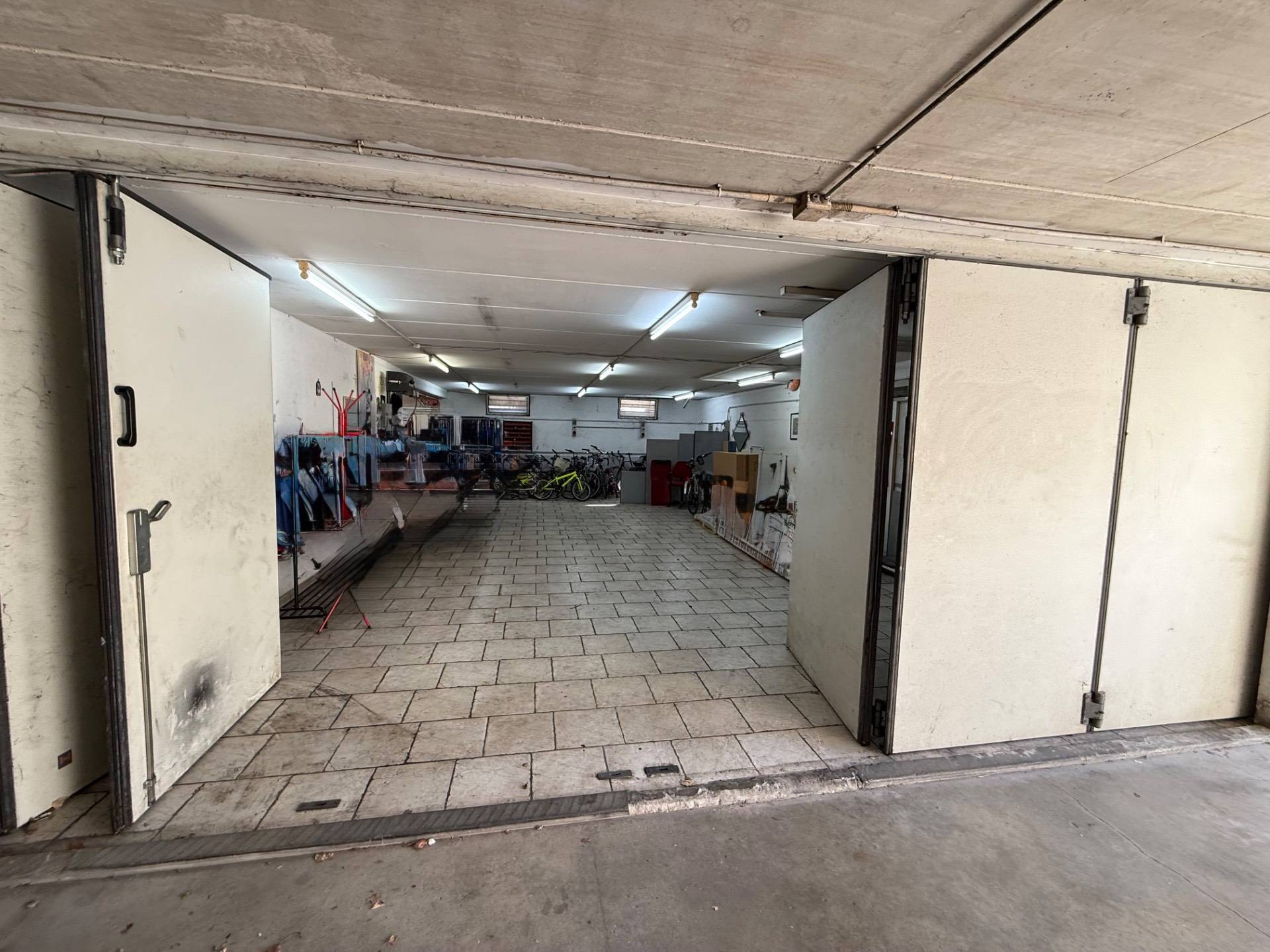 Garage in vendita a Porto San Giorgio, Centro nord