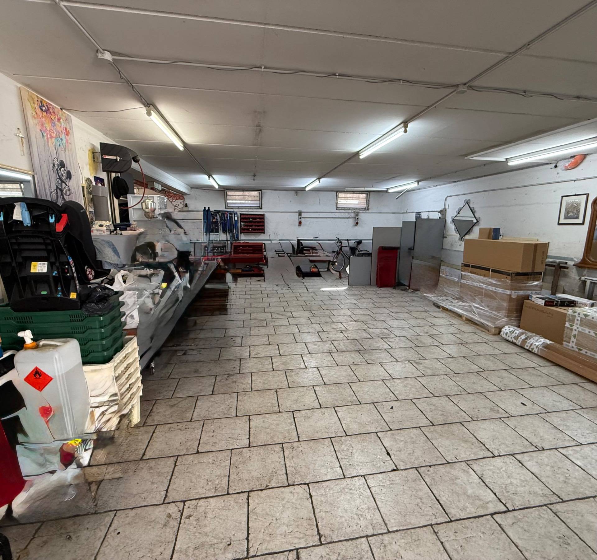 Garage in vendita a Porto San Giorgio, Centro nord
