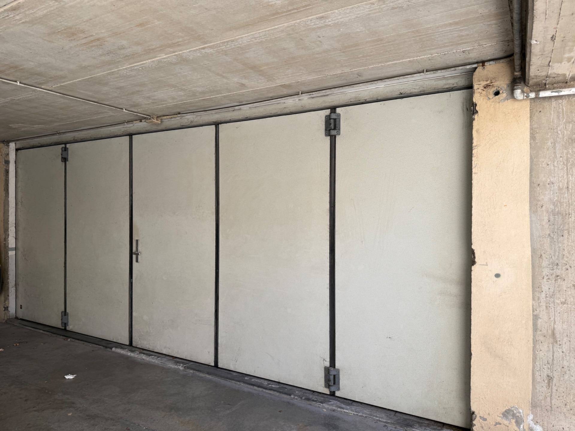 Garage in vendita a Porto San Giorgio, Centro nord