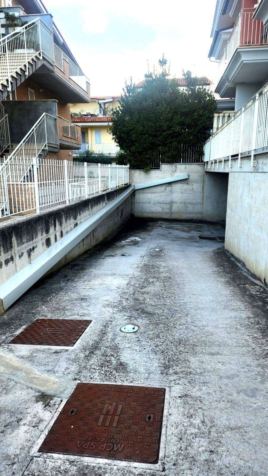 Garage in vendita a Altidona, Marina di Altidona