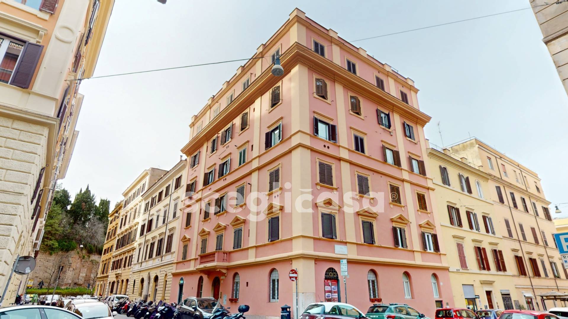 Locale commerciale in vendita a Roma, Centro Storico