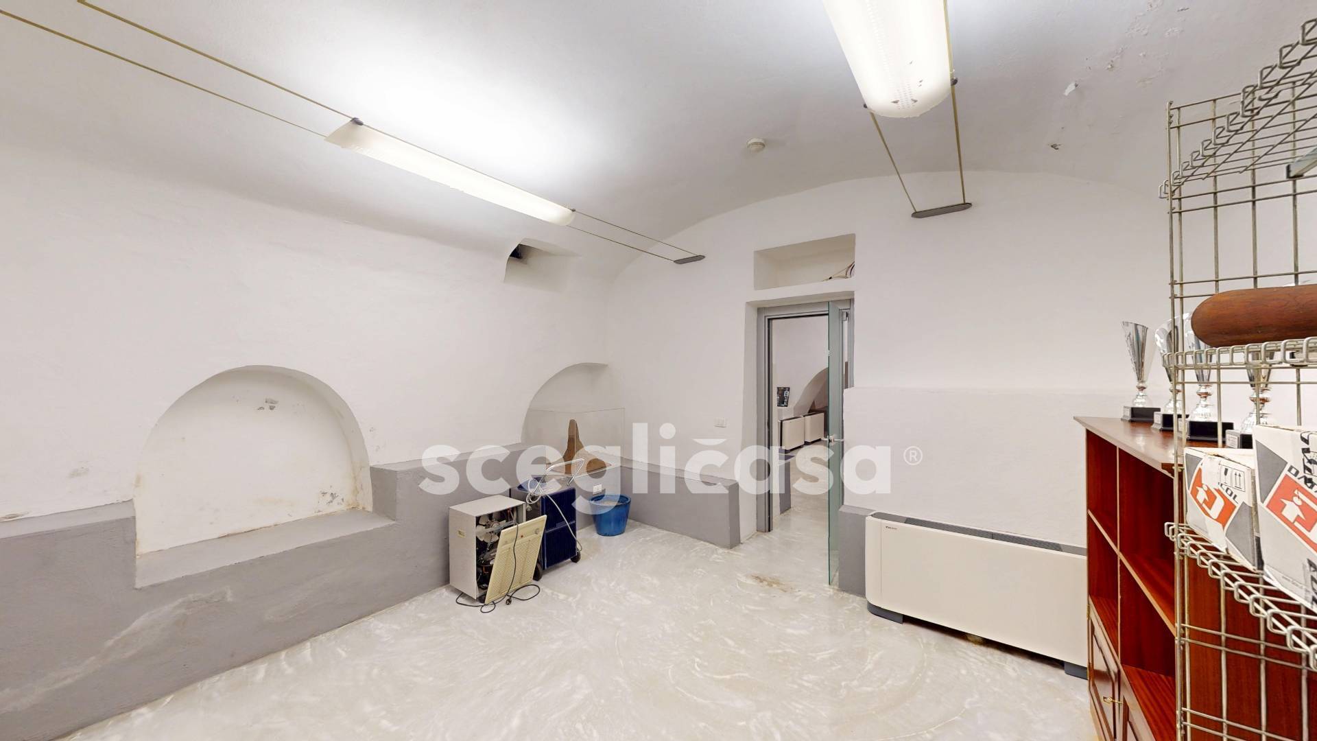 Locale commerciale in vendita a Roma, Centro Storico